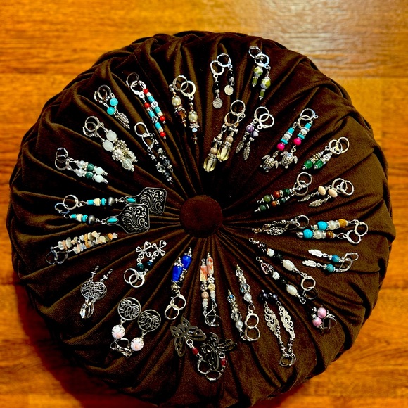 Country made new earrings - Picture 2 of 2